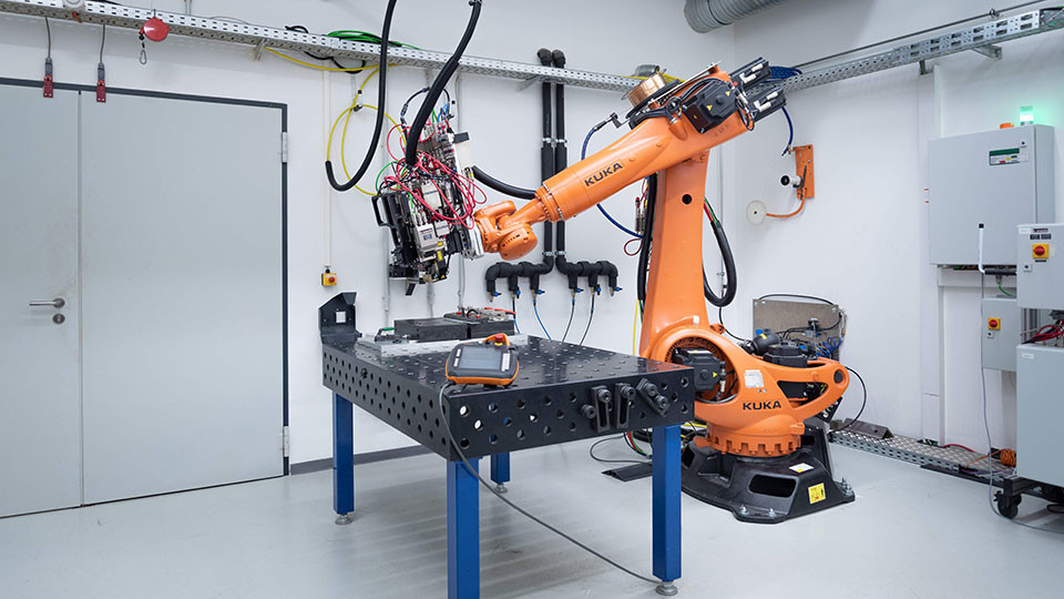 KUKA KR210 R2700-2 Industrial Robot Arm 6 Axis Robotic Machine ...