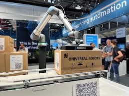 Universal Robot UR20 Collaborative Robot Arm 20kg Payload 1750mm Reach ...